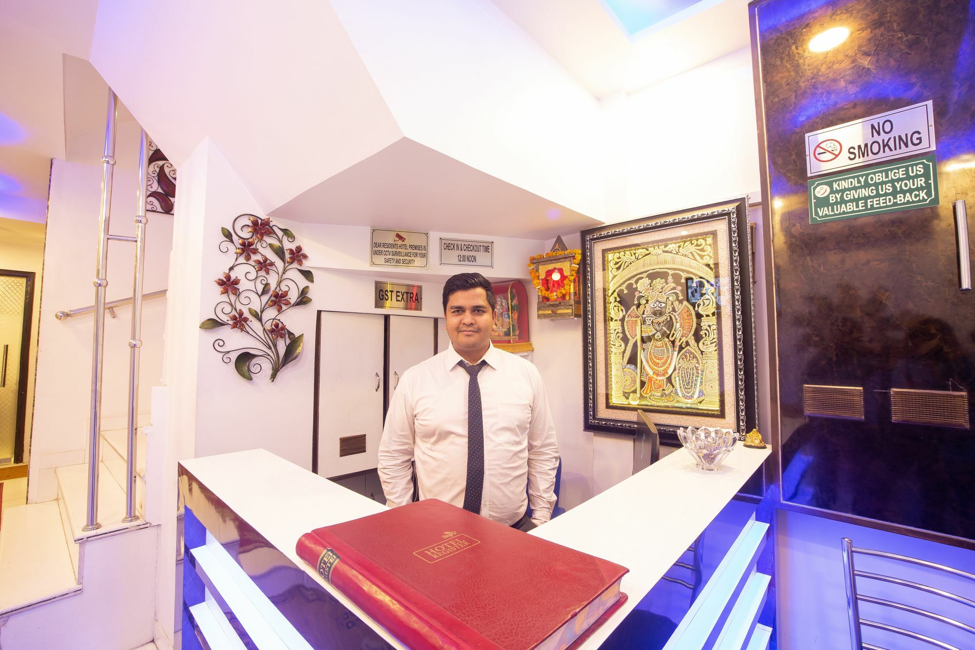 Hotel Sarthak Palace - By Pooja Hospitality New Delhi Exterior photo